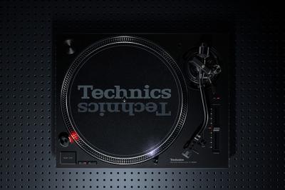 Technics Direct Drive Turntable System - SL-1200MK7