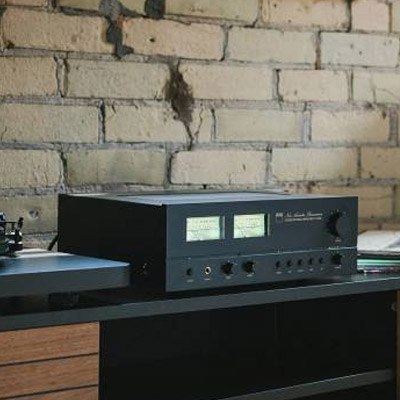 Home Theatre Receivers & Amps